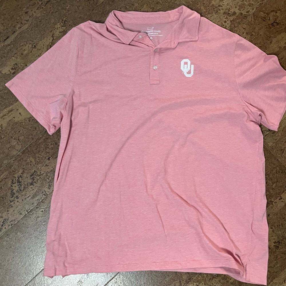 XL vineyard vines Oklahoma polo. “Light” crimson. EUC